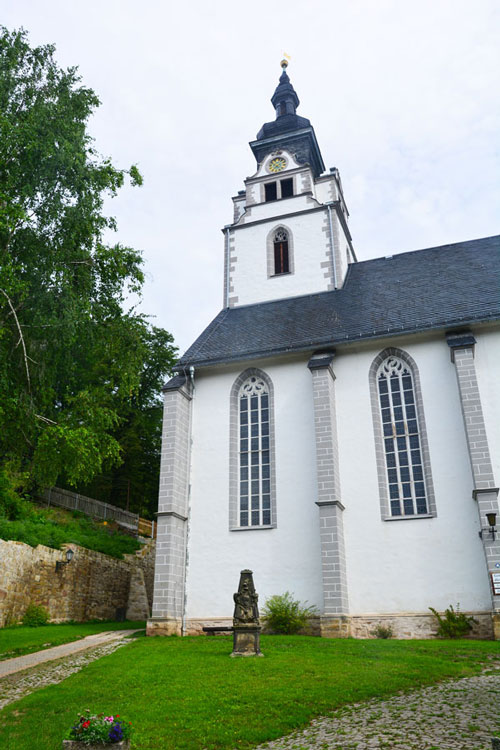 Außenansicht der evangelische Stadtkirche in Rudolstadt.